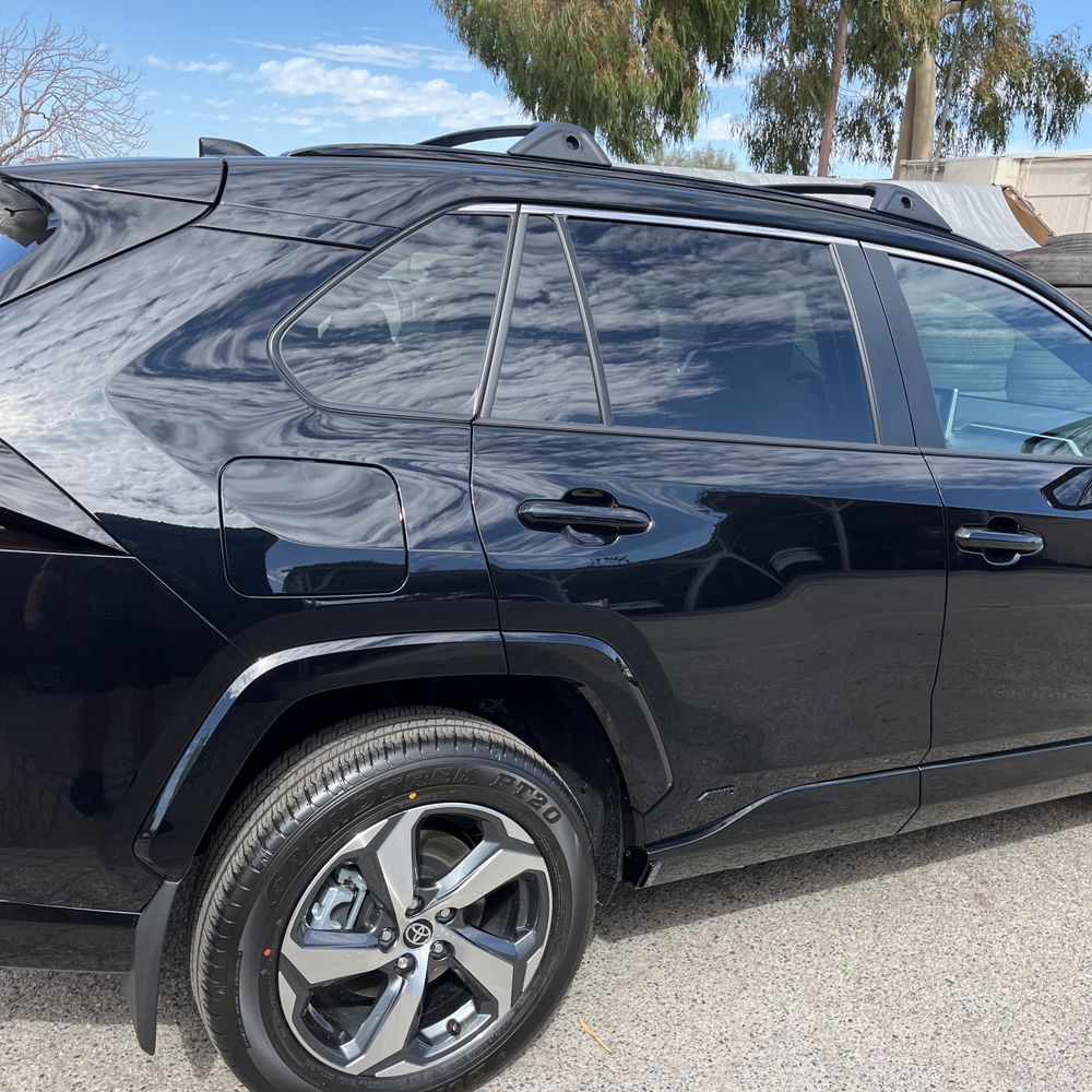 2025 Toyota RAV4 Plug-in Hybrid SE