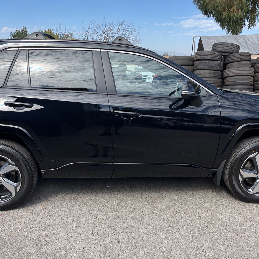 2025 Toyota RAV4 Plug-in Hybrid SE