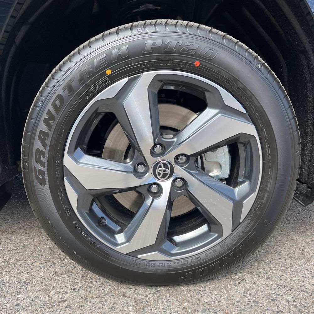 2025 Toyota RAV4 Plug-in Hybrid SE