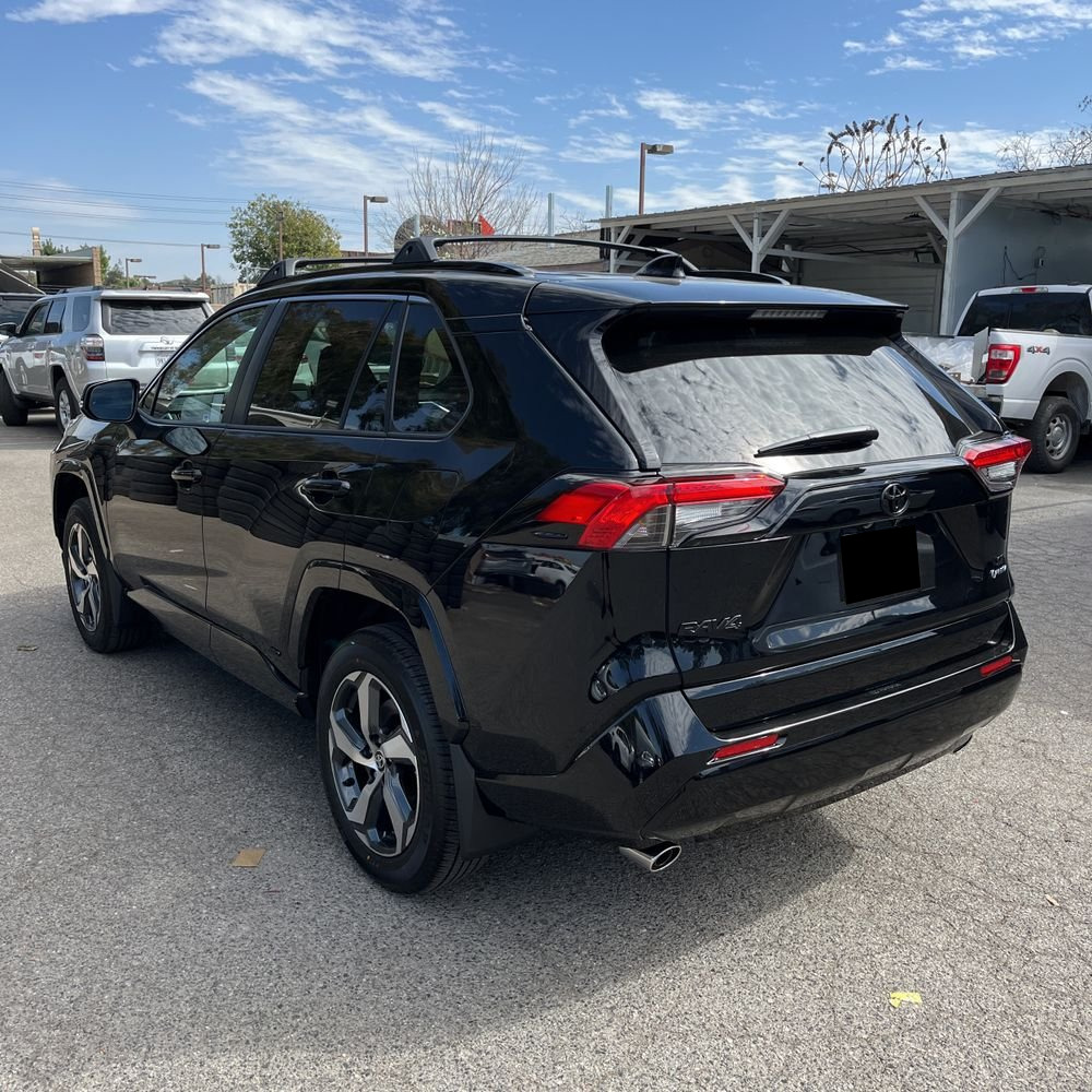 2025 Toyota RAV4 Plug-in Hybrid SE