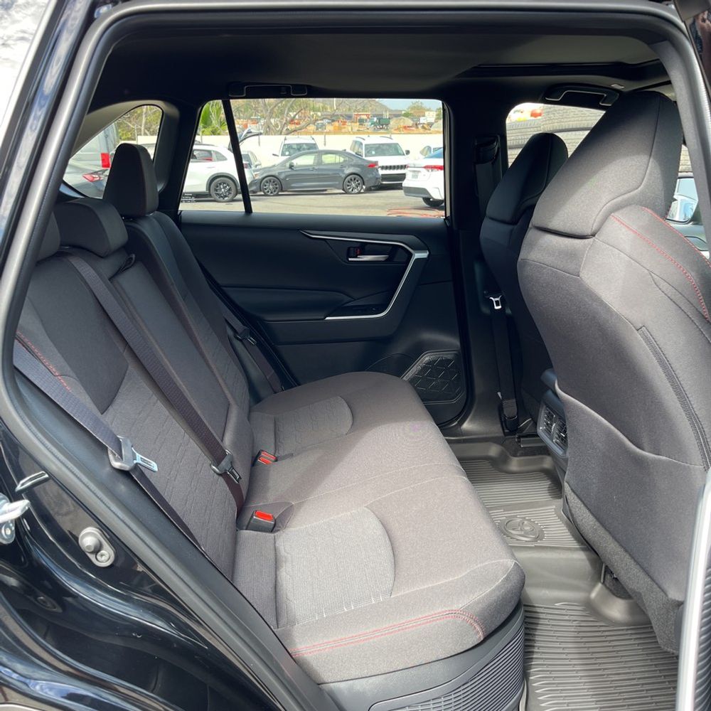 2025 Toyota RAV4 Plug-in Hybrid SE