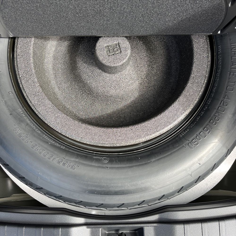 2025 Toyota RAV4 Plug-in Hybrid SE