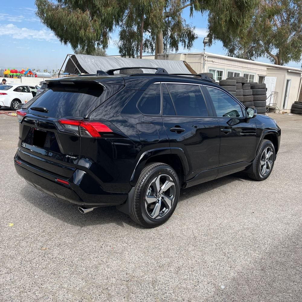 2025 Toyota RAV4 Plug-in Hybrid SE