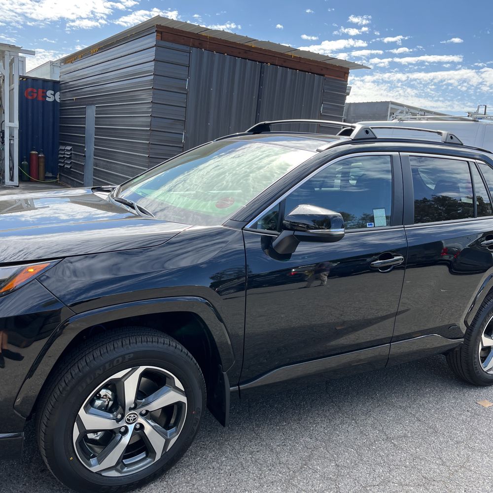 2025 Toyota RAV4 Plug-in Hybrid SE