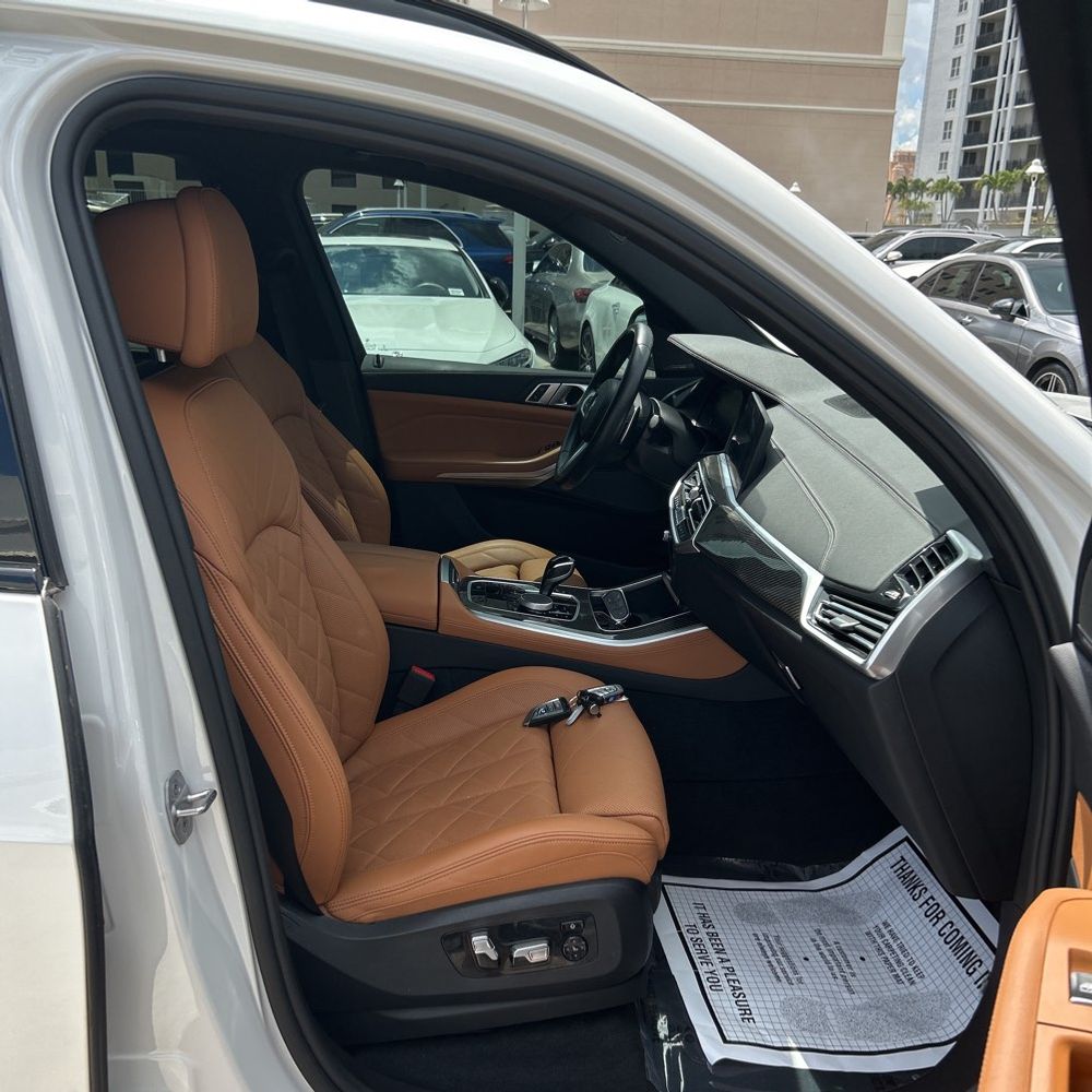 2023 BMW X5 M50i