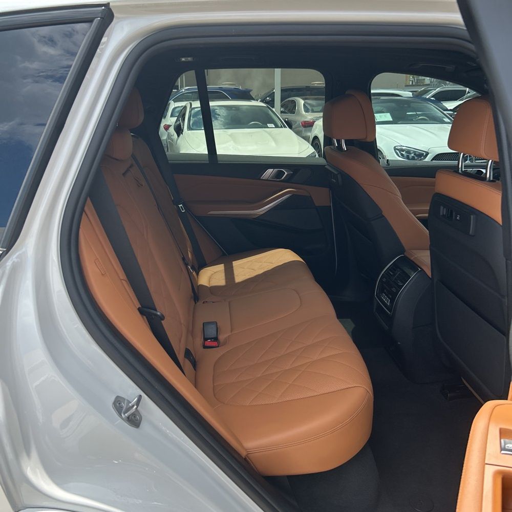 2023 BMW X5 M50i