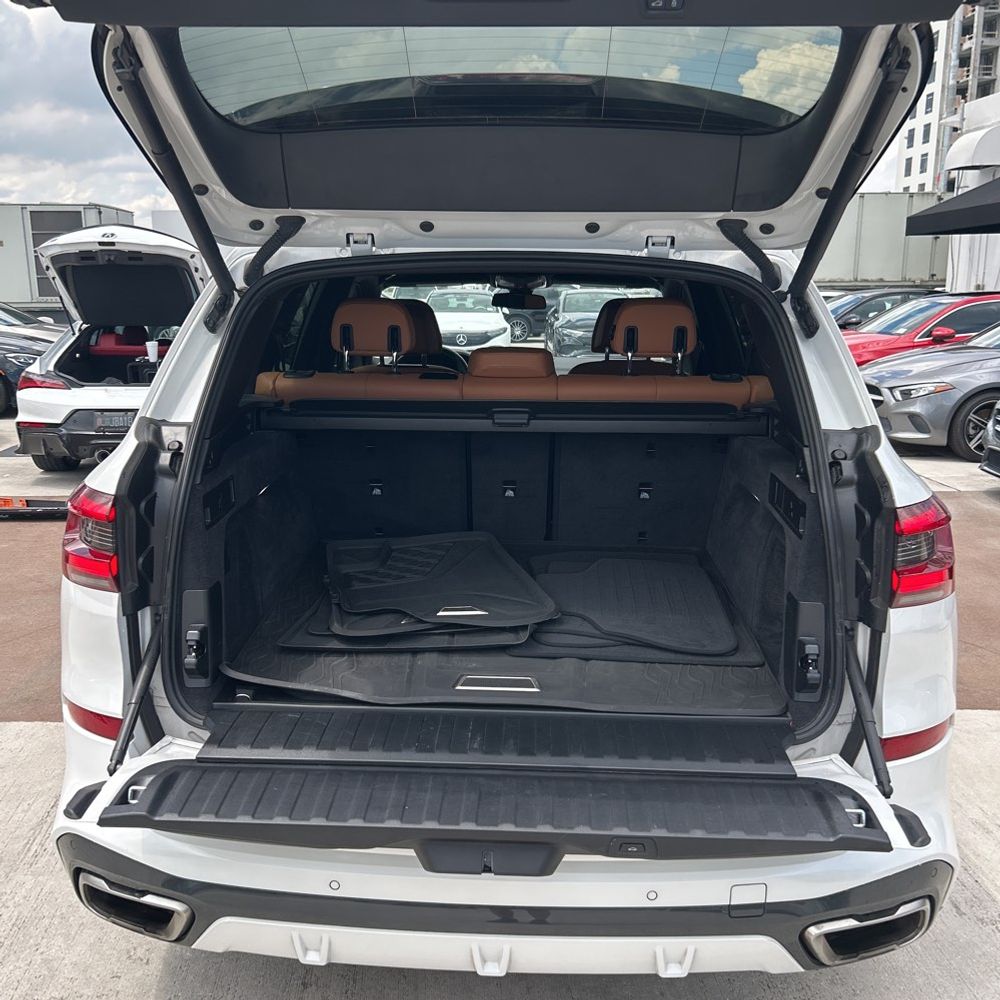 2023 BMW X5 M50i