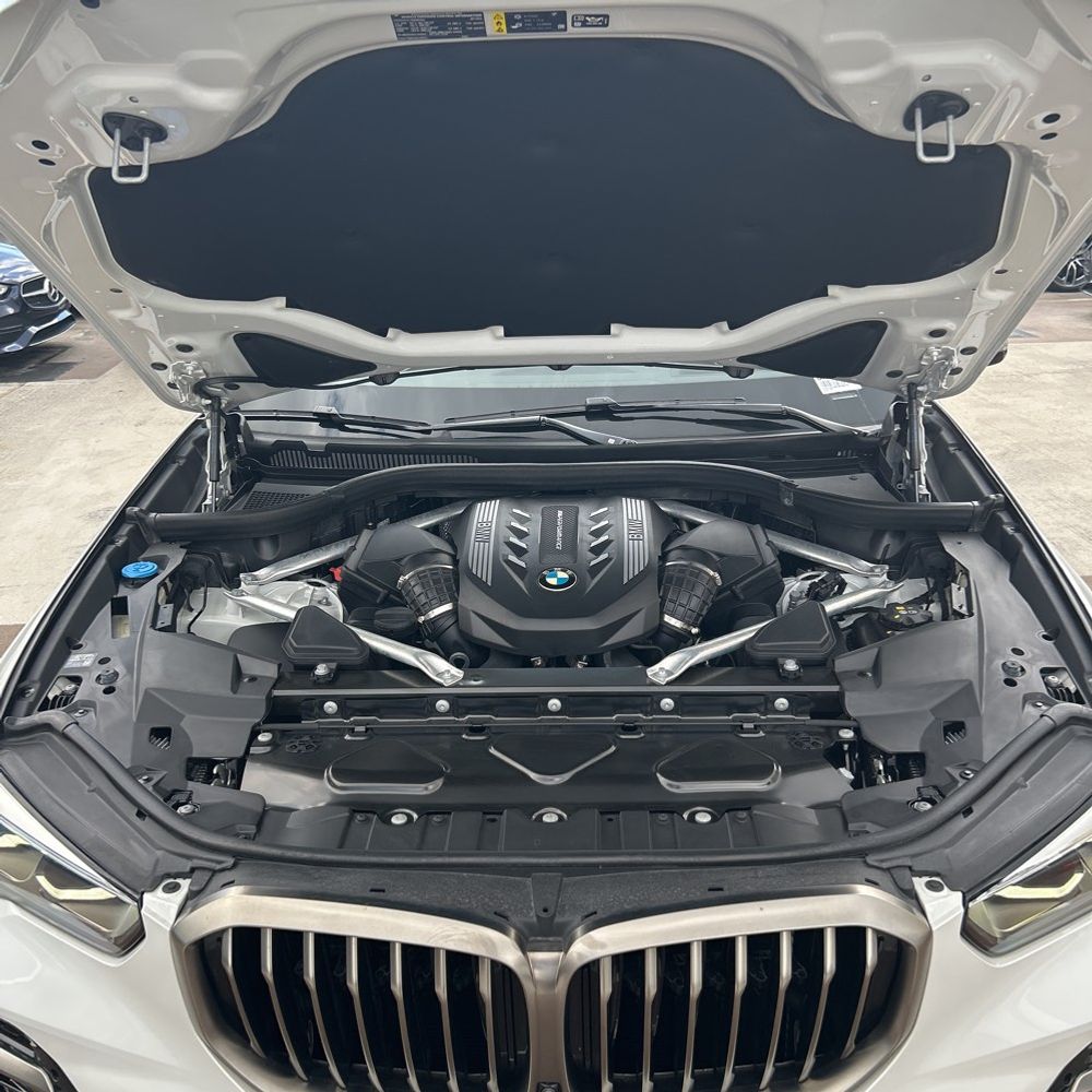 2023 BMW X5 M50i