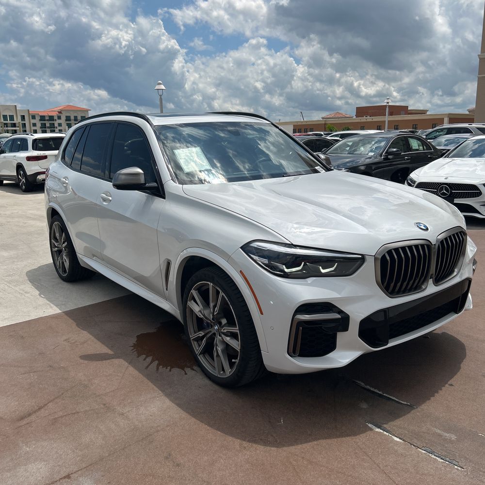 2023 BMW X5 M50i