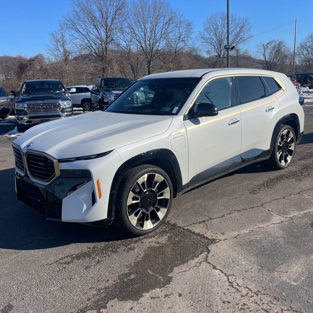 2023 BMW XM Base