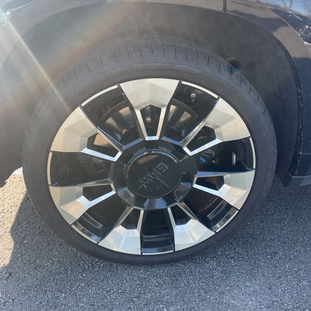 2023 BMW XM Base