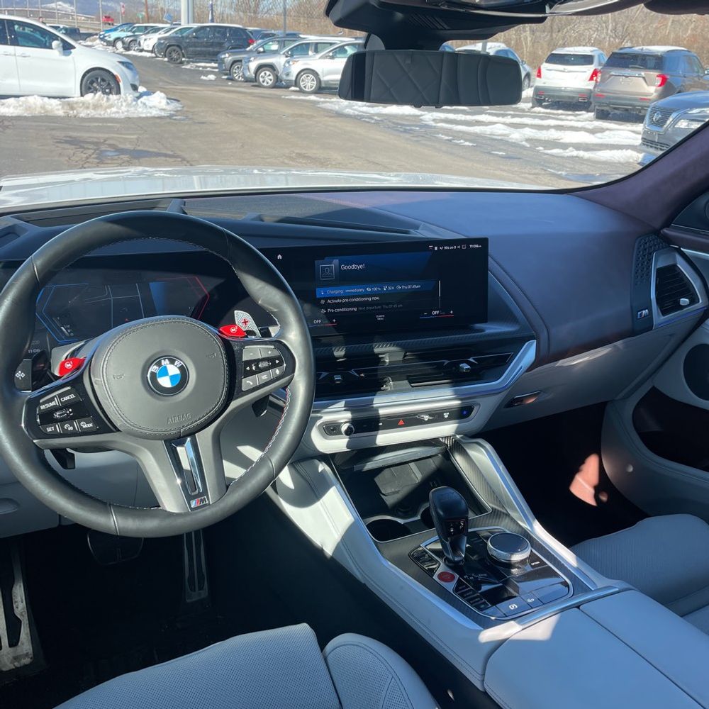 2023 BMW XM Base