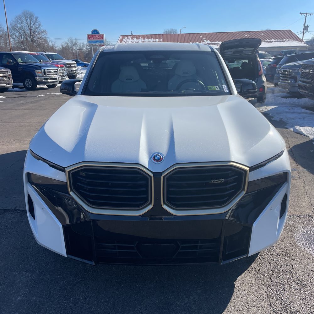 2023 BMW XM Base