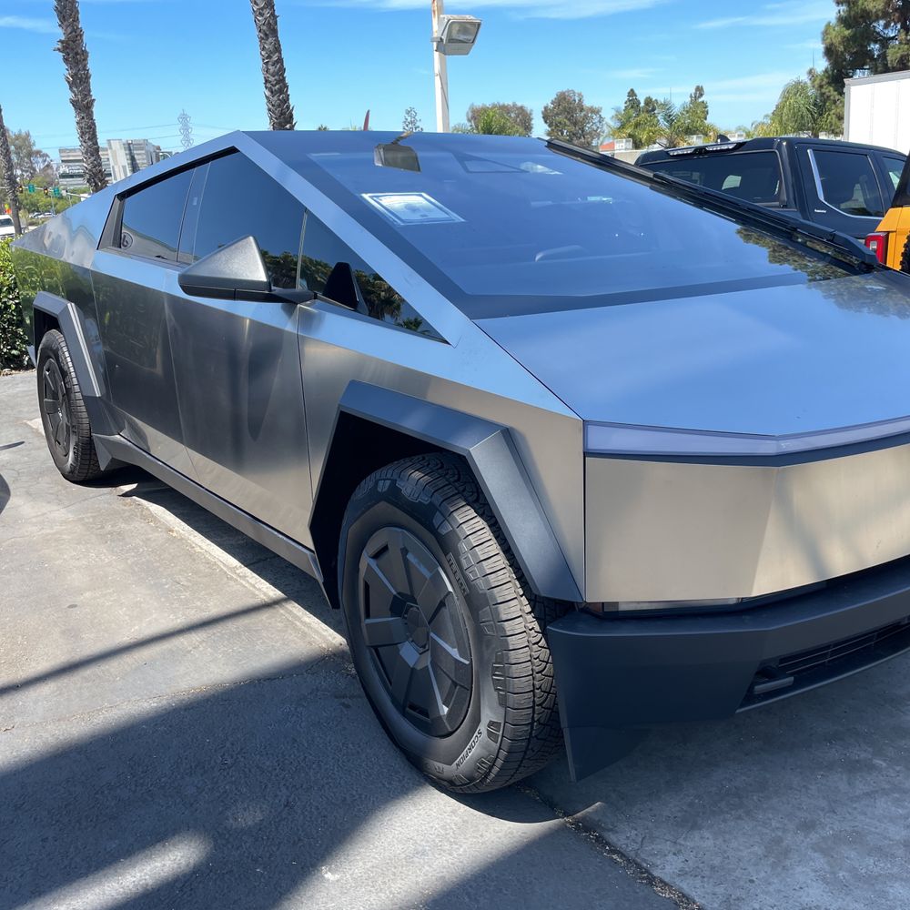 2024 Tesla Cybertruck Base