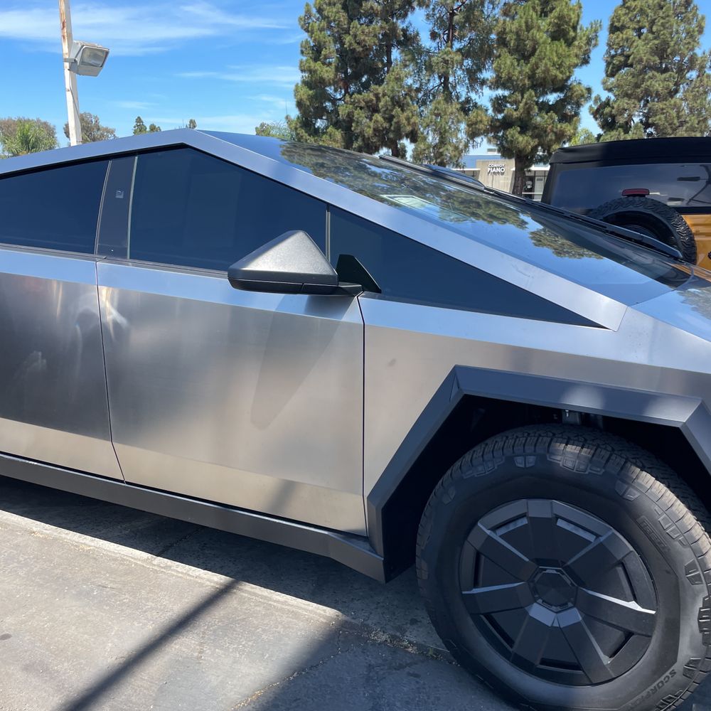 2024 Tesla Cybertruck Base