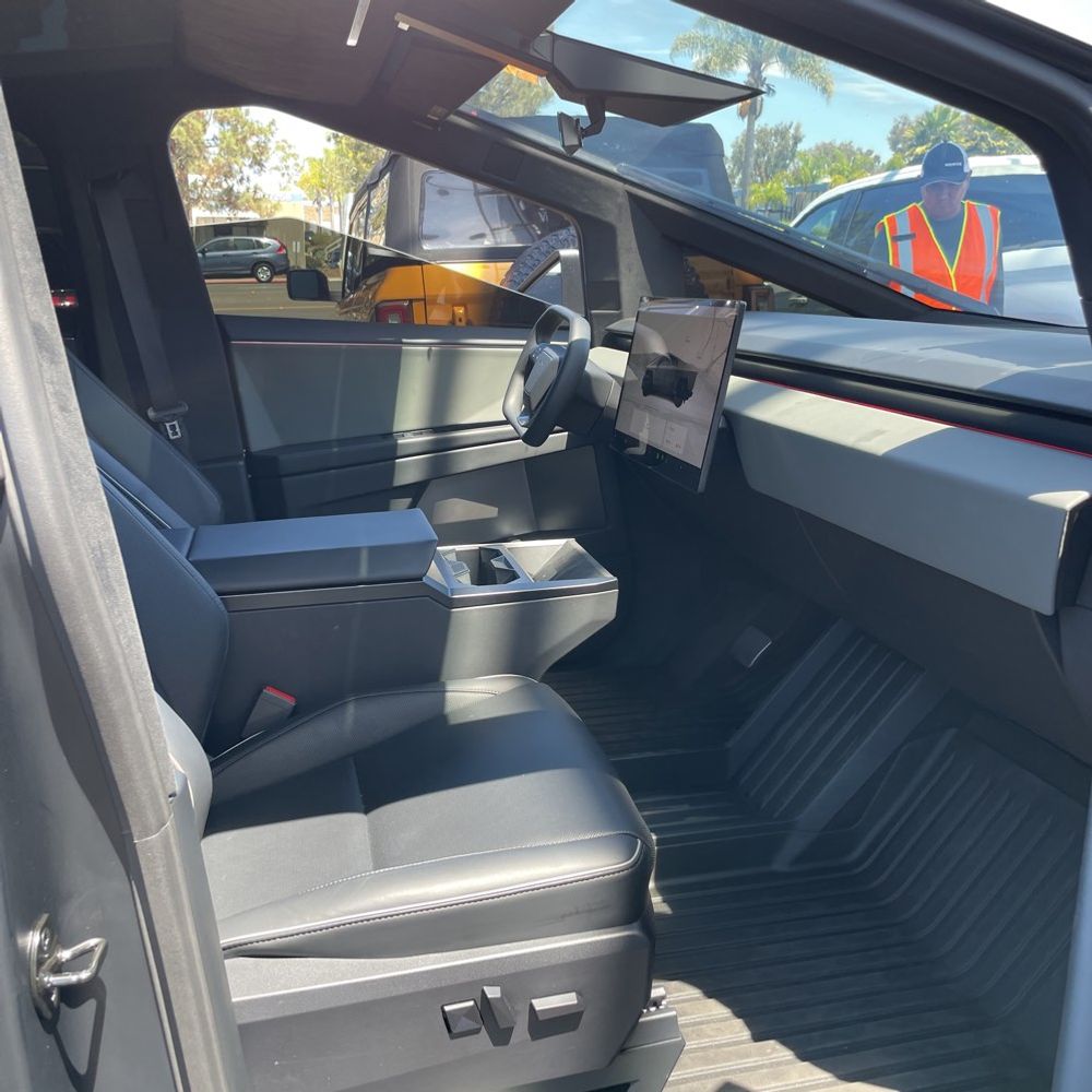 2024 Tesla Cybertruck Base