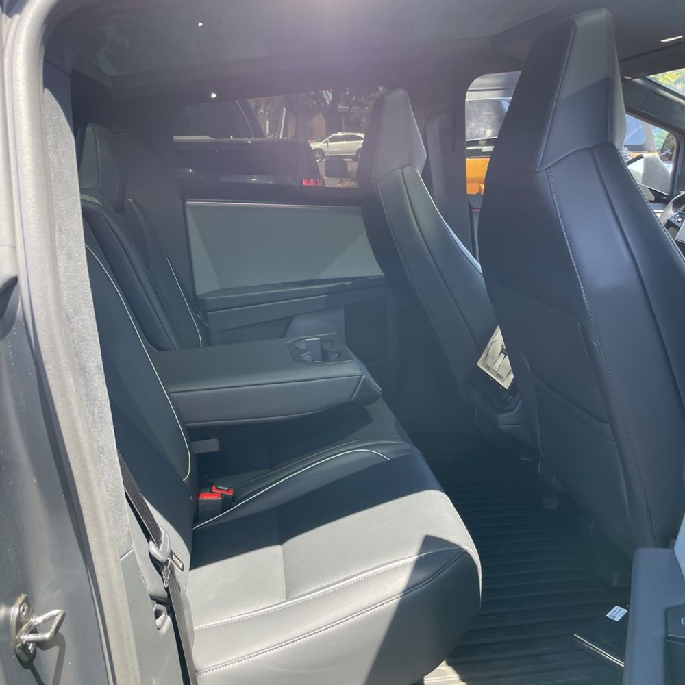 2024 Tesla Cybertruck Base