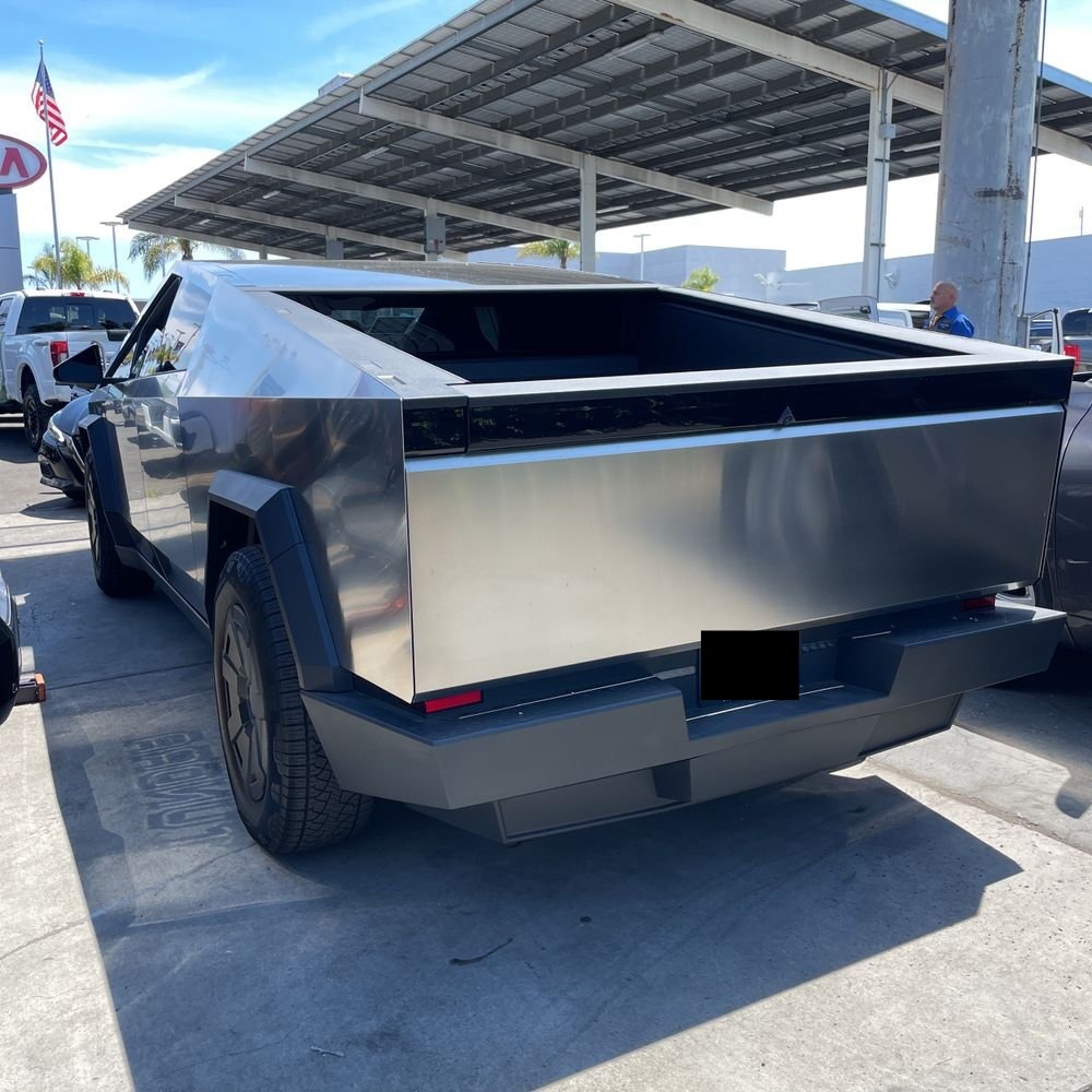 2024 Tesla Cybertruck Base