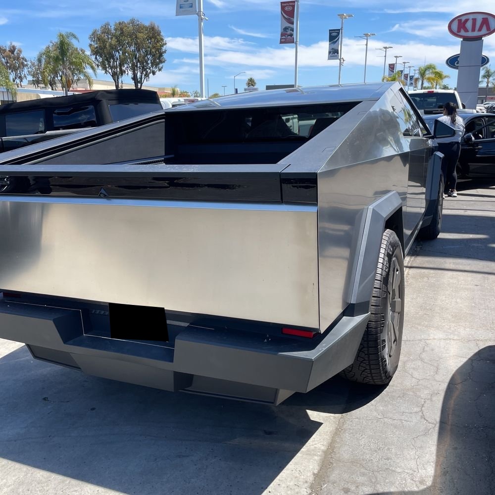 2024 Tesla Cybertruck Base