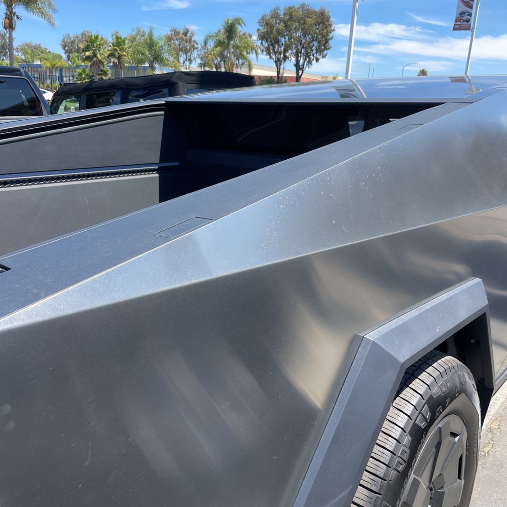 2024 Tesla Cybertruck Base