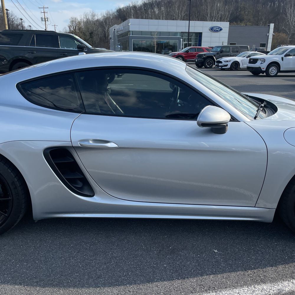 2018 Porsche 718 Cayman Base