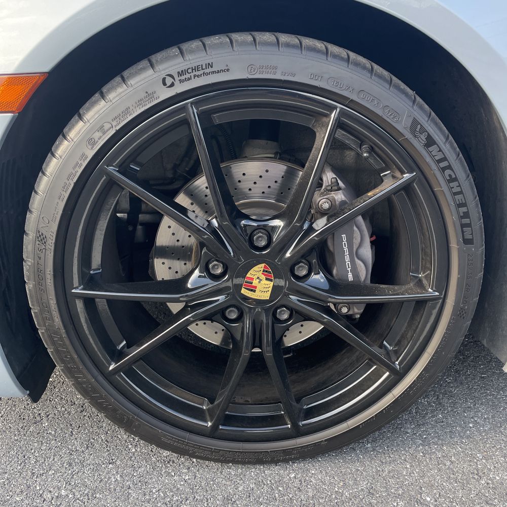 2018 Porsche 718 Cayman Base