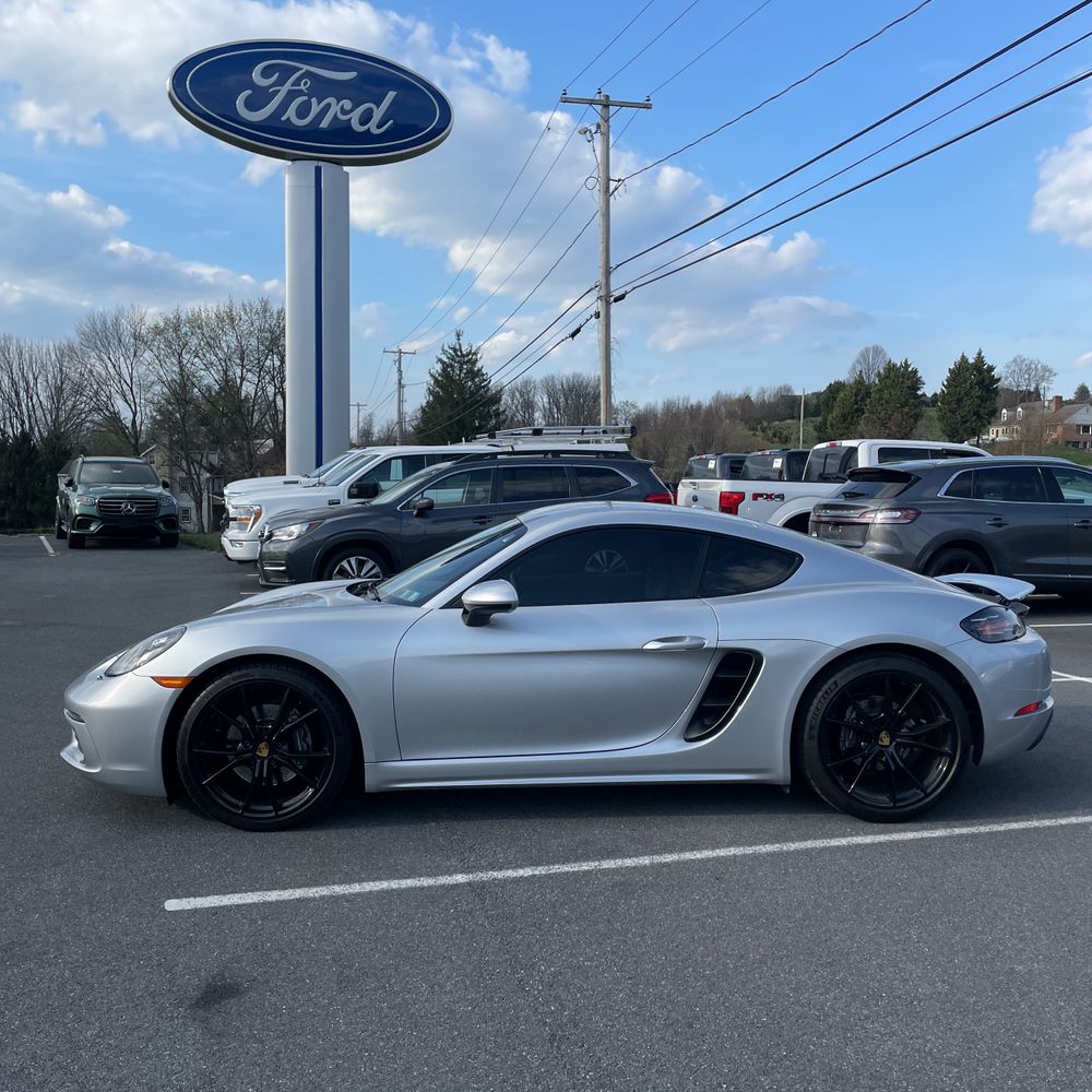 2018 Porsche 718 Cayman Base
