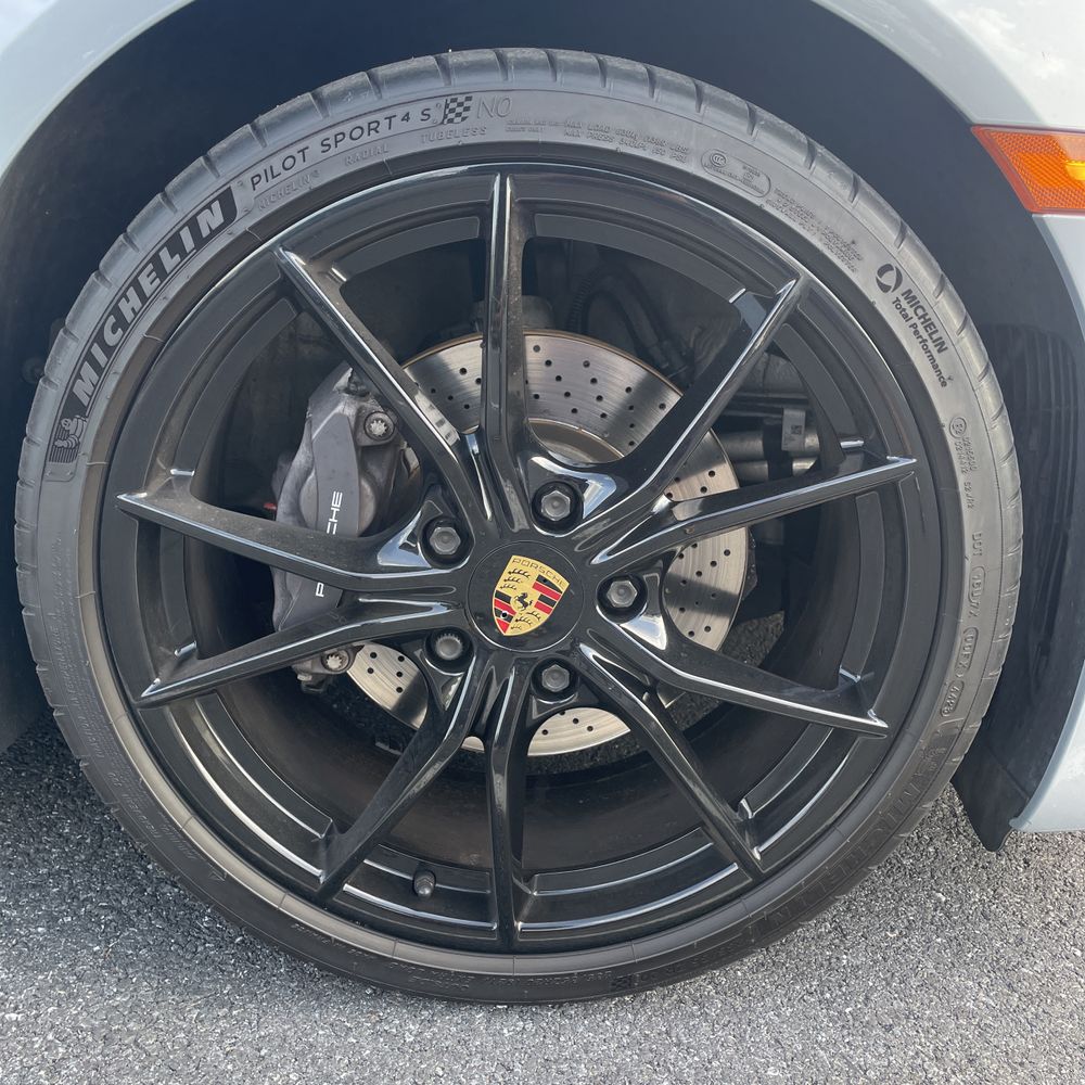 2018 Porsche 718 Cayman Base