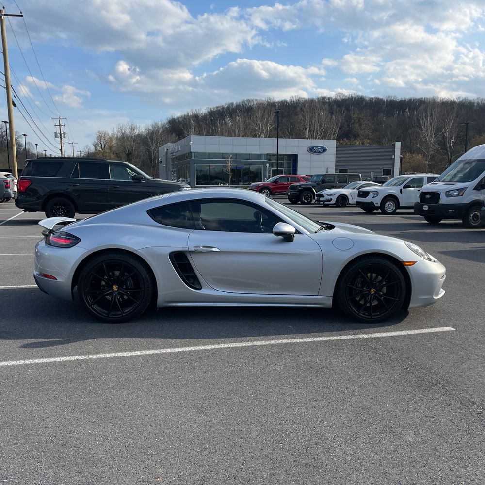 2018 Porsche 718 Cayman Base