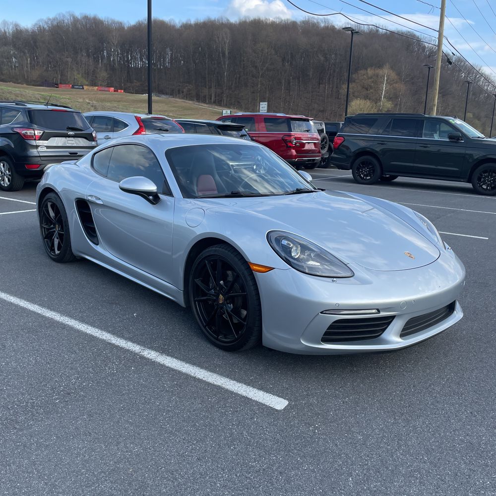 2018 Porsche 718 Cayman Base