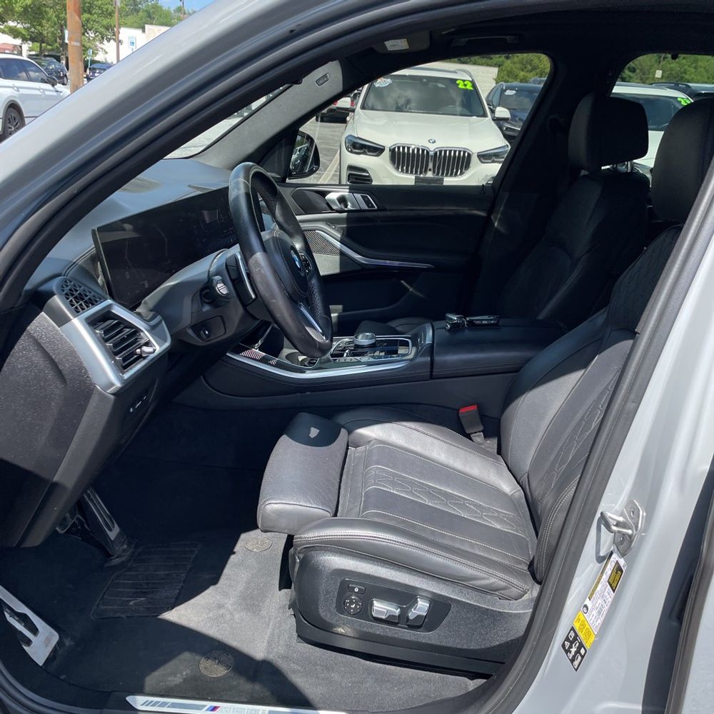 2024 BMW X5 M60i