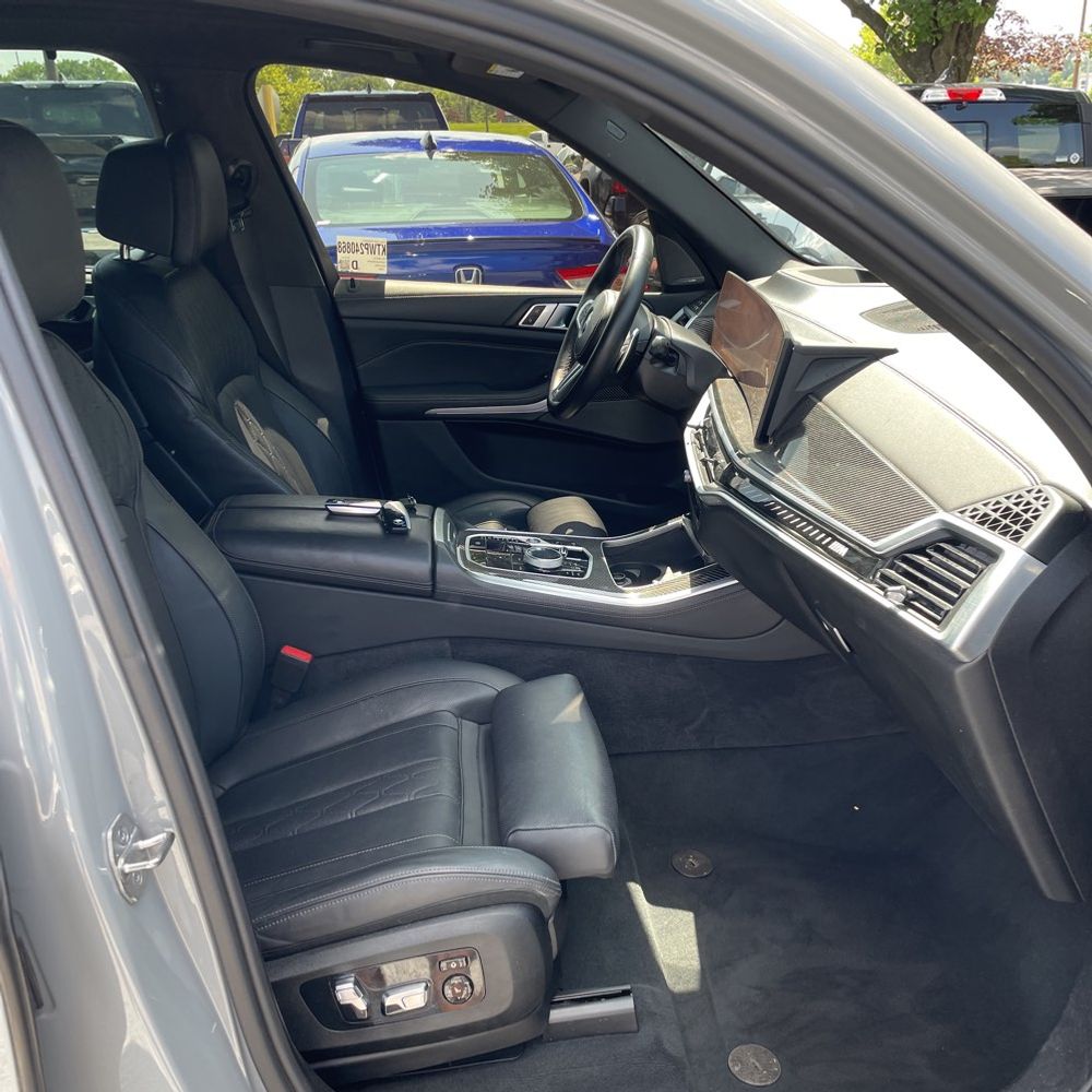 2024 BMW X5 M60i