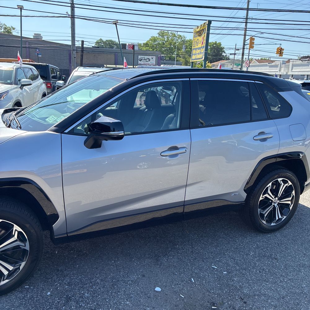 2025 Toyota RAV4 Plug-in Hybrid XSE