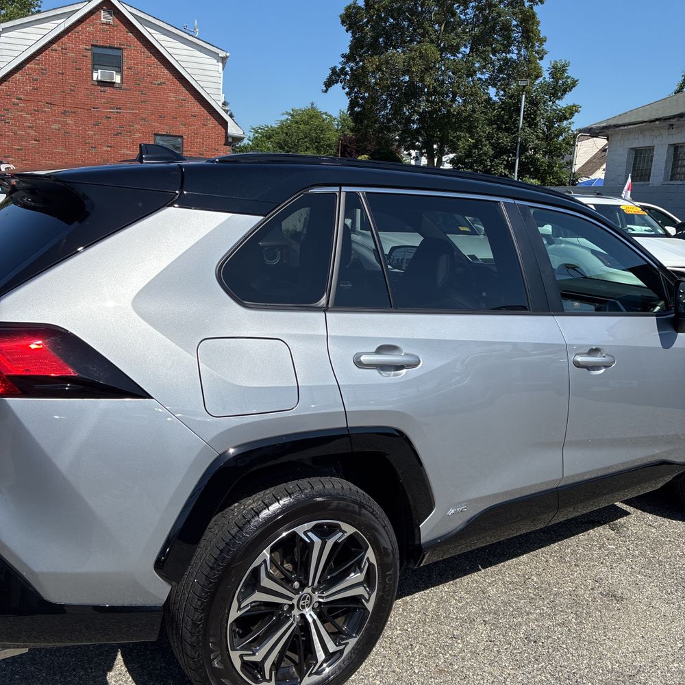 2025 Toyota RAV4 Plug-in Hybrid XSE