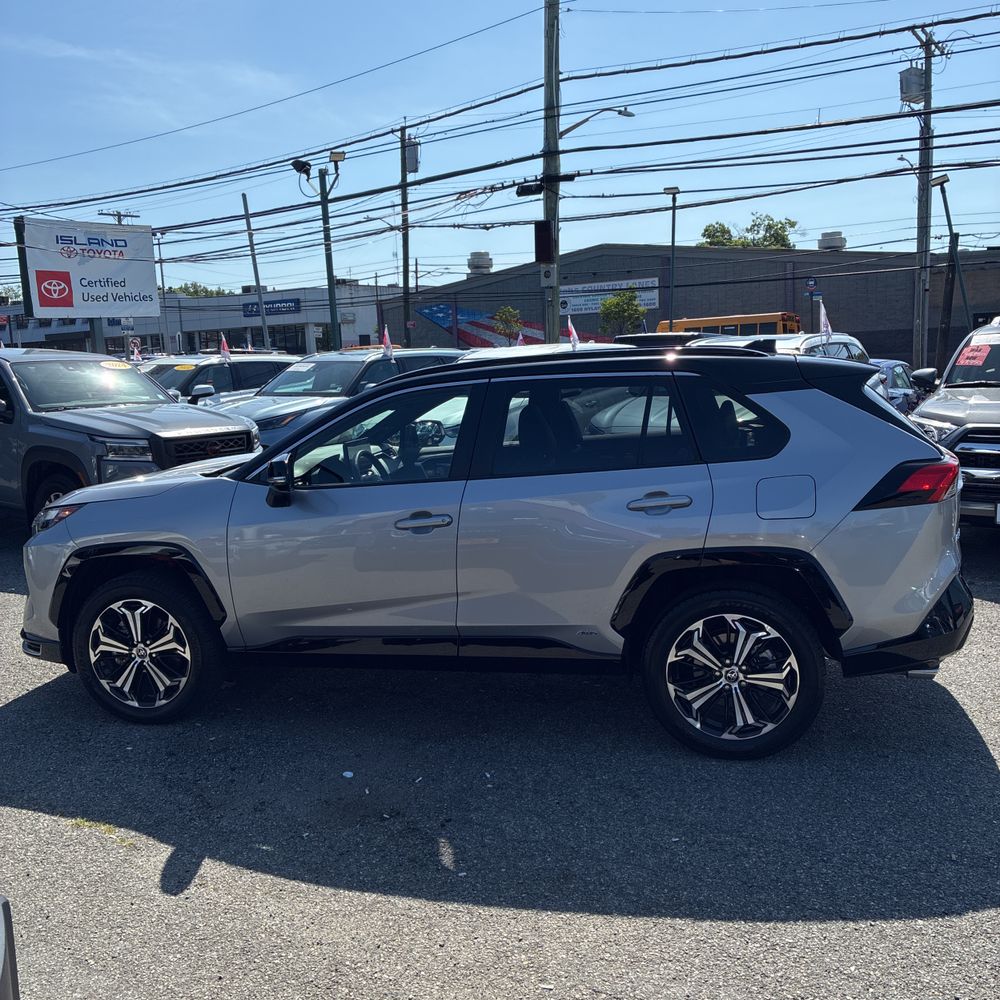 2025 Toyota RAV4 Plug-in Hybrid XSE