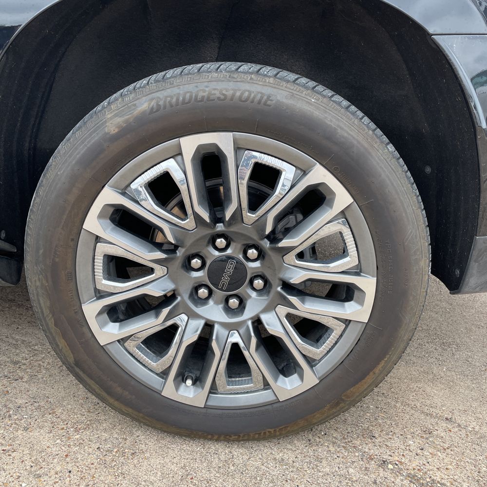 2023 GMC Yukon XL Denali Ultimate