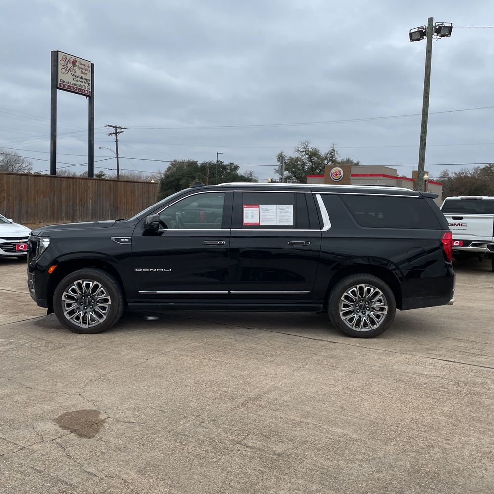 2023 GMC Yukon XL Denali Ultimate
