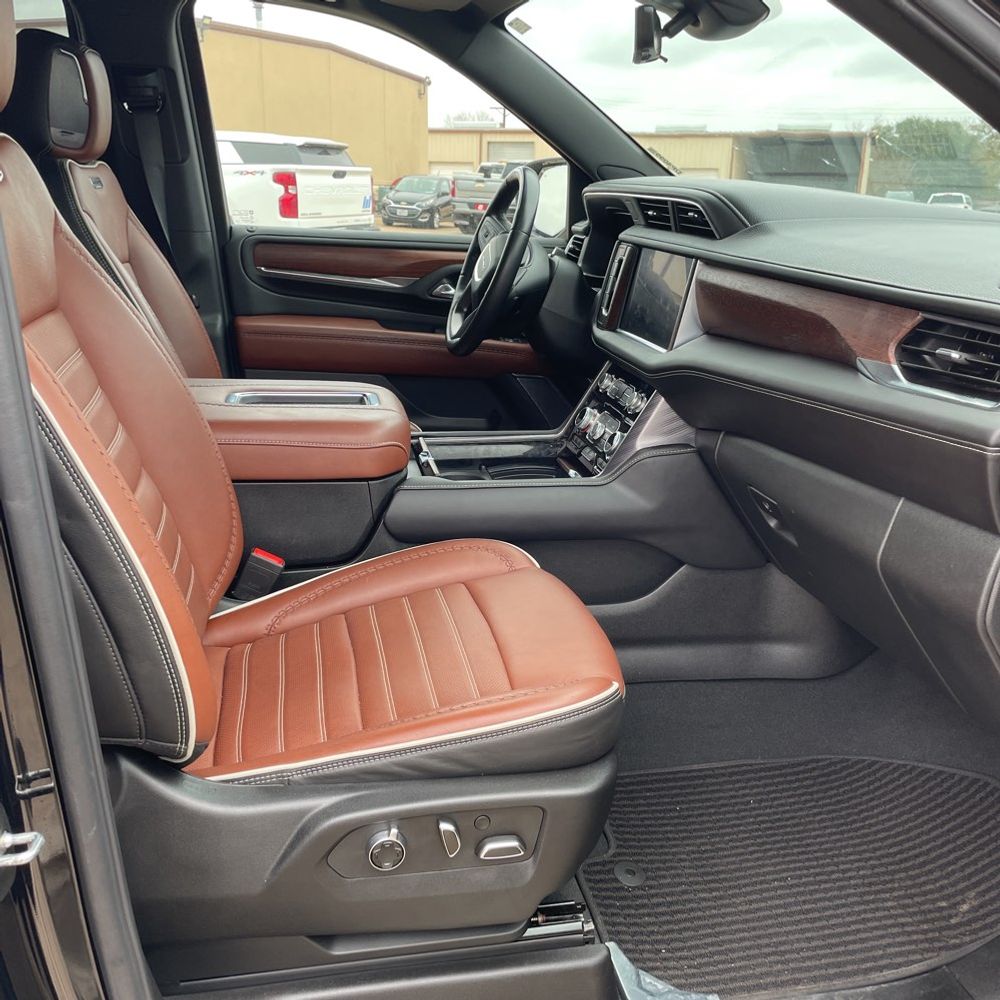 2023 GMC Yukon XL Denali Ultimate
