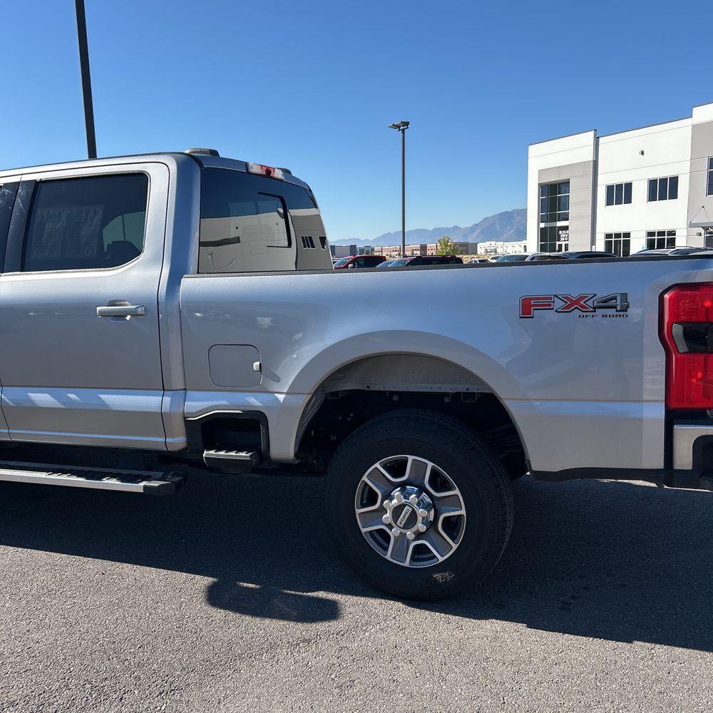 2024 Ford F350 S/D Lariat