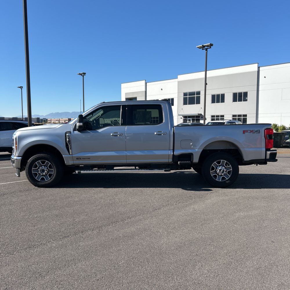 2024 Ford F350 S/D Lariat