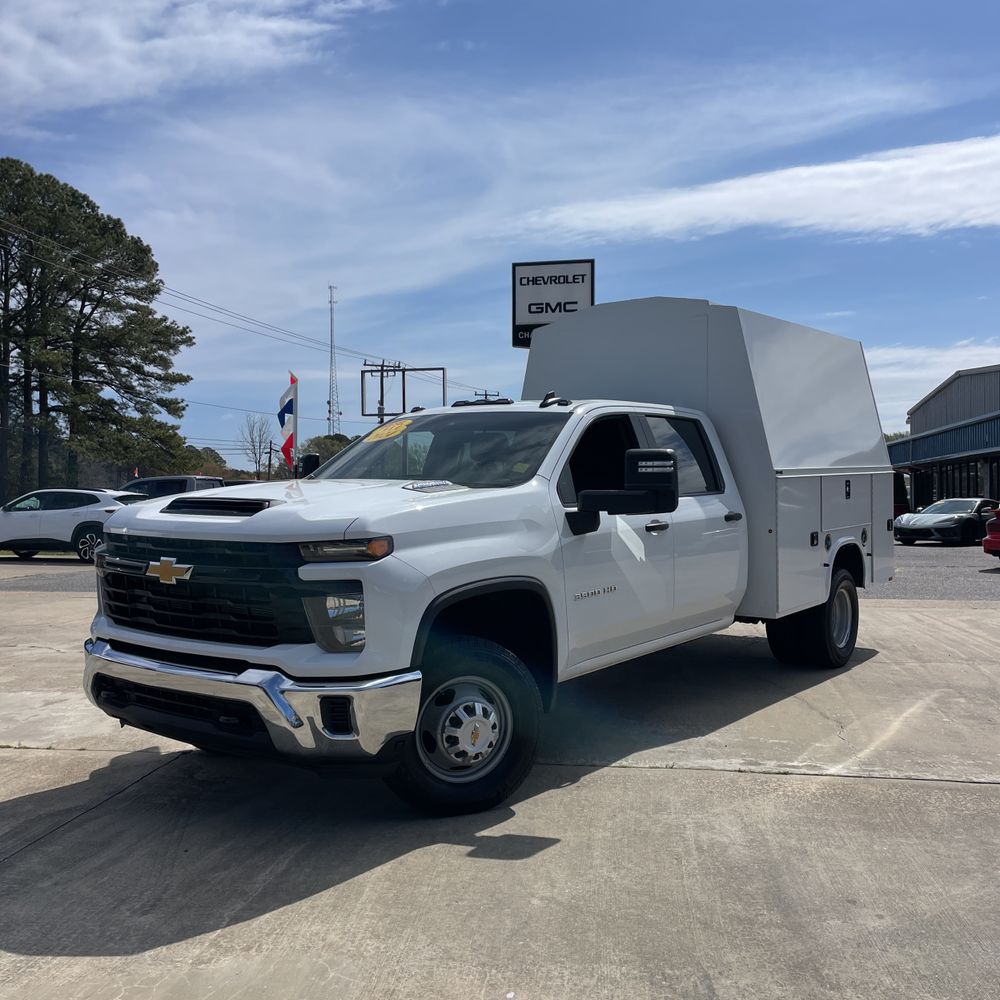 2024 Chevrolet Silverado 3500HD CC Work Truck