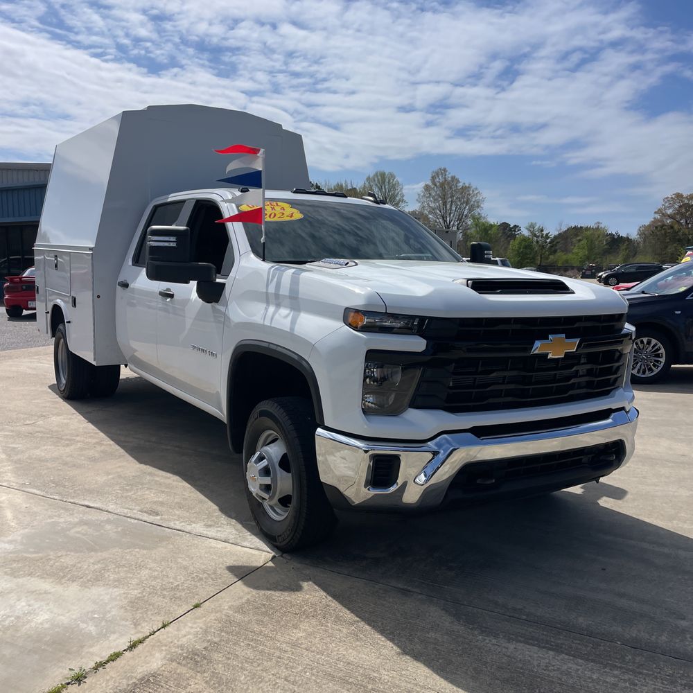 2024 Chevrolet Silverado 3500HD CC Work Truck