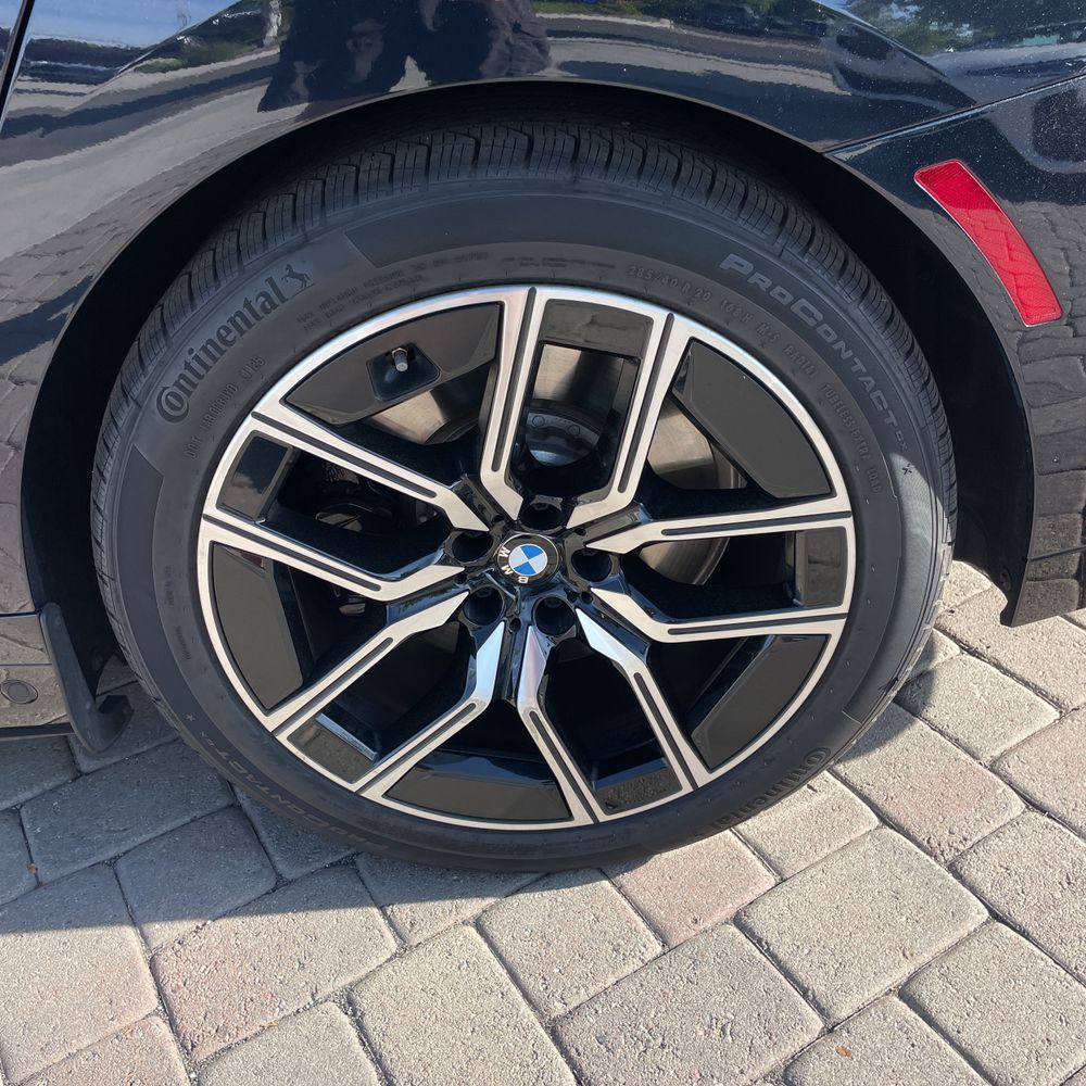2024 BMW i7 M70