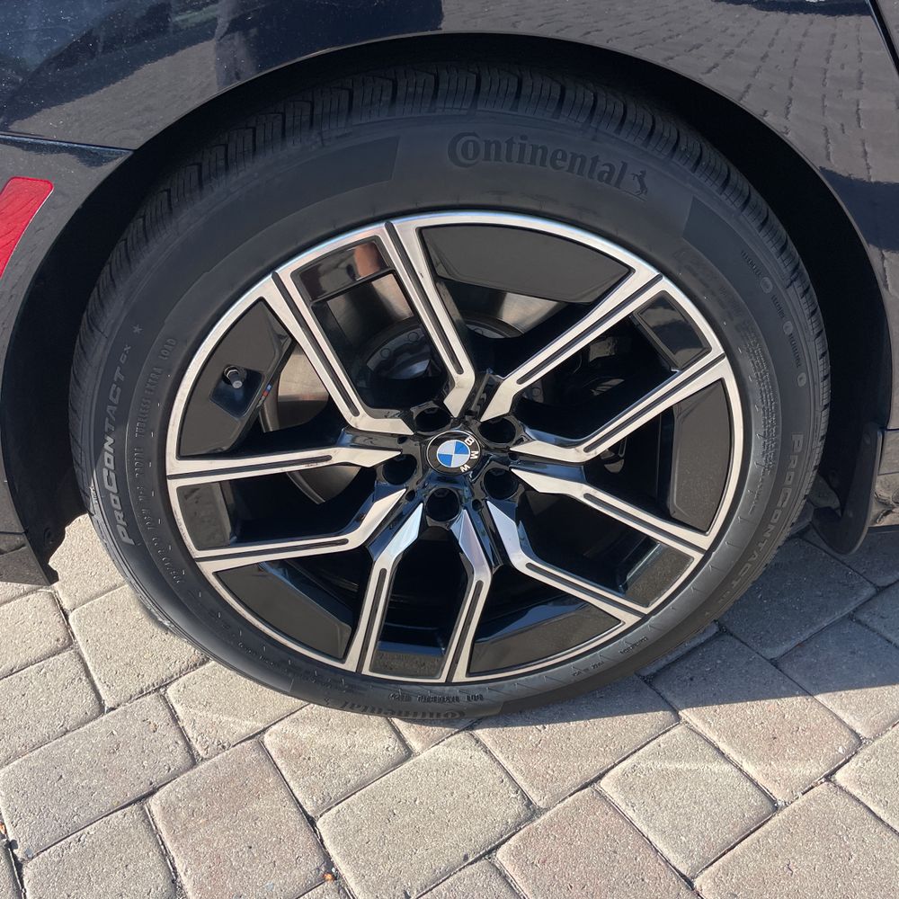 2024 BMW i7 M70