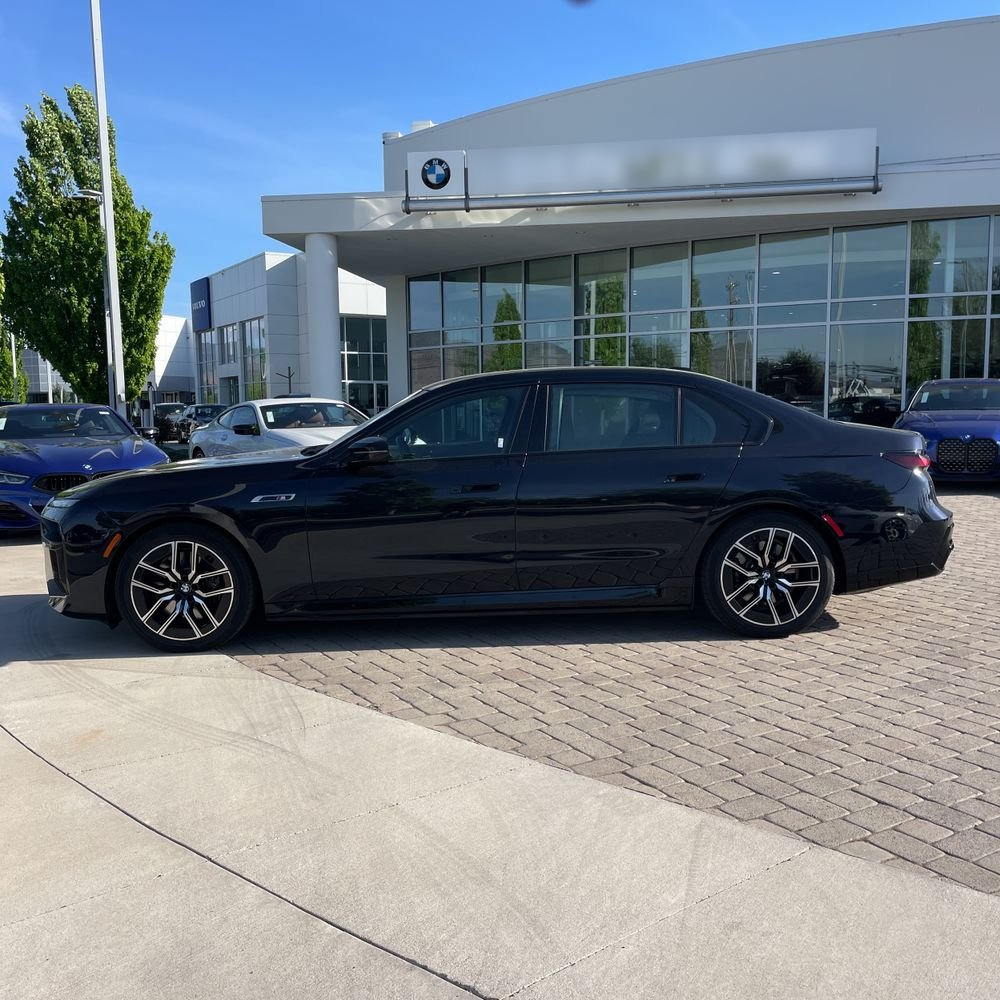 2024 BMW i7 M70