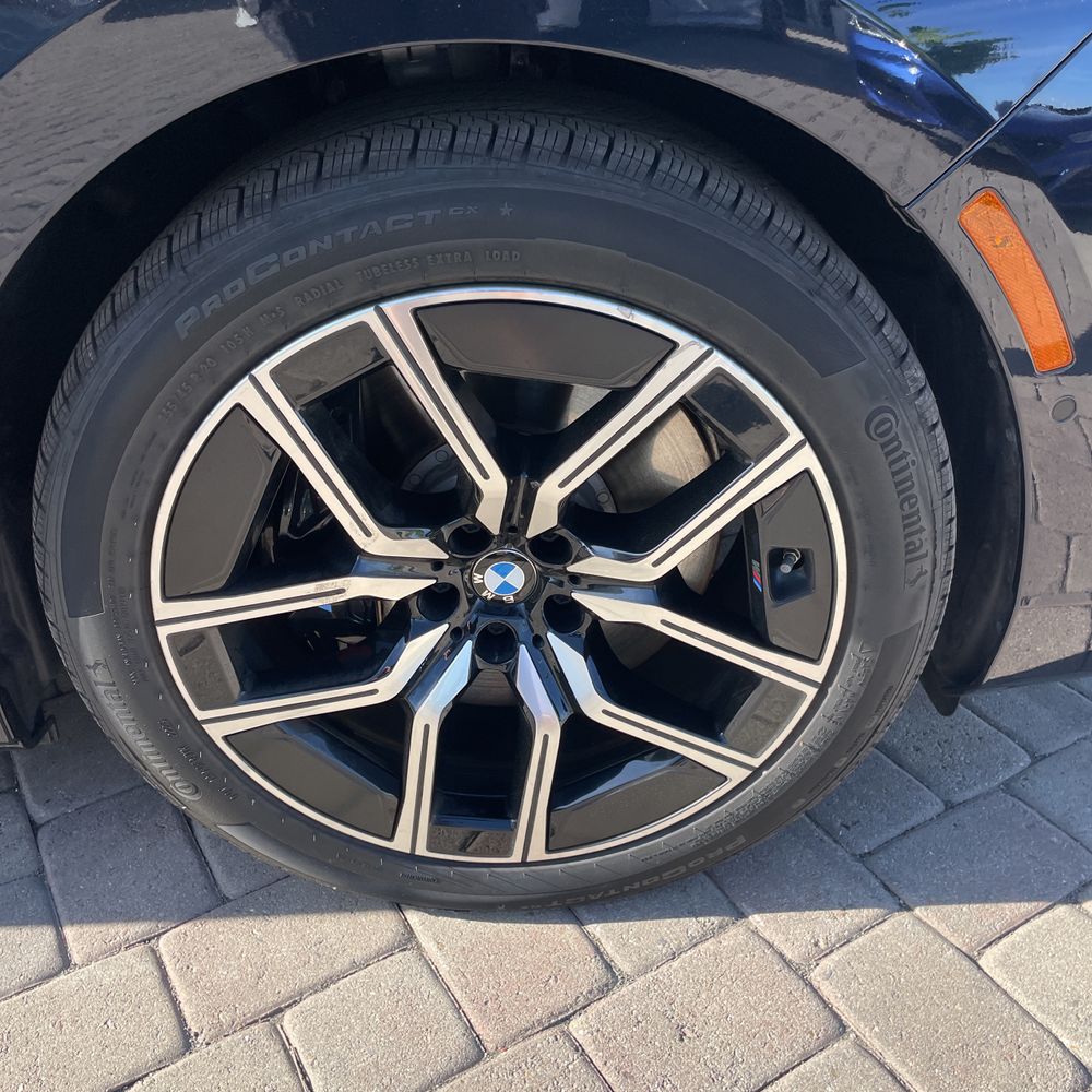 2024 BMW i7 M70