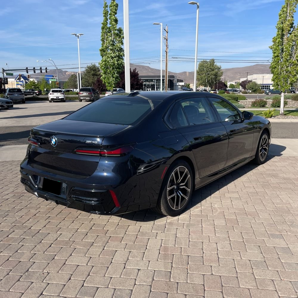 2024 BMW i7 M70