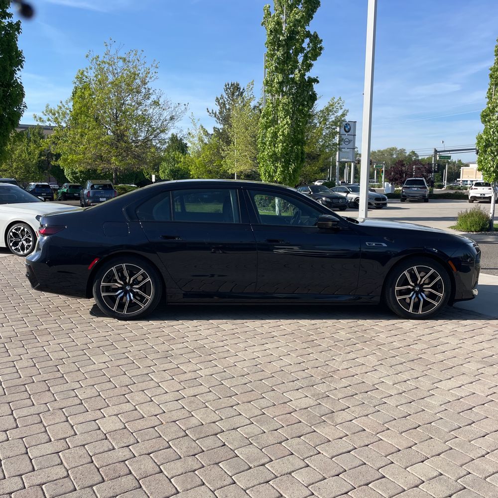 2024 BMW i7 M70