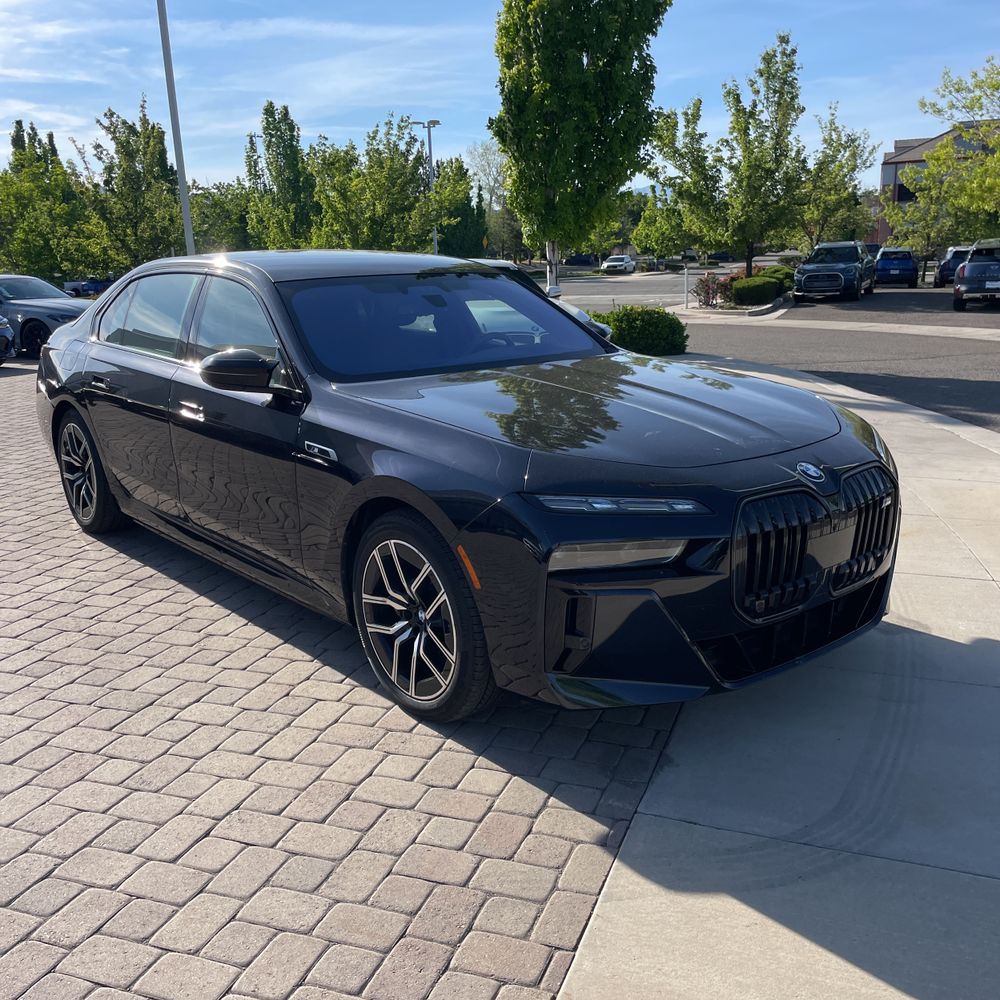 2024 BMW i7 M70