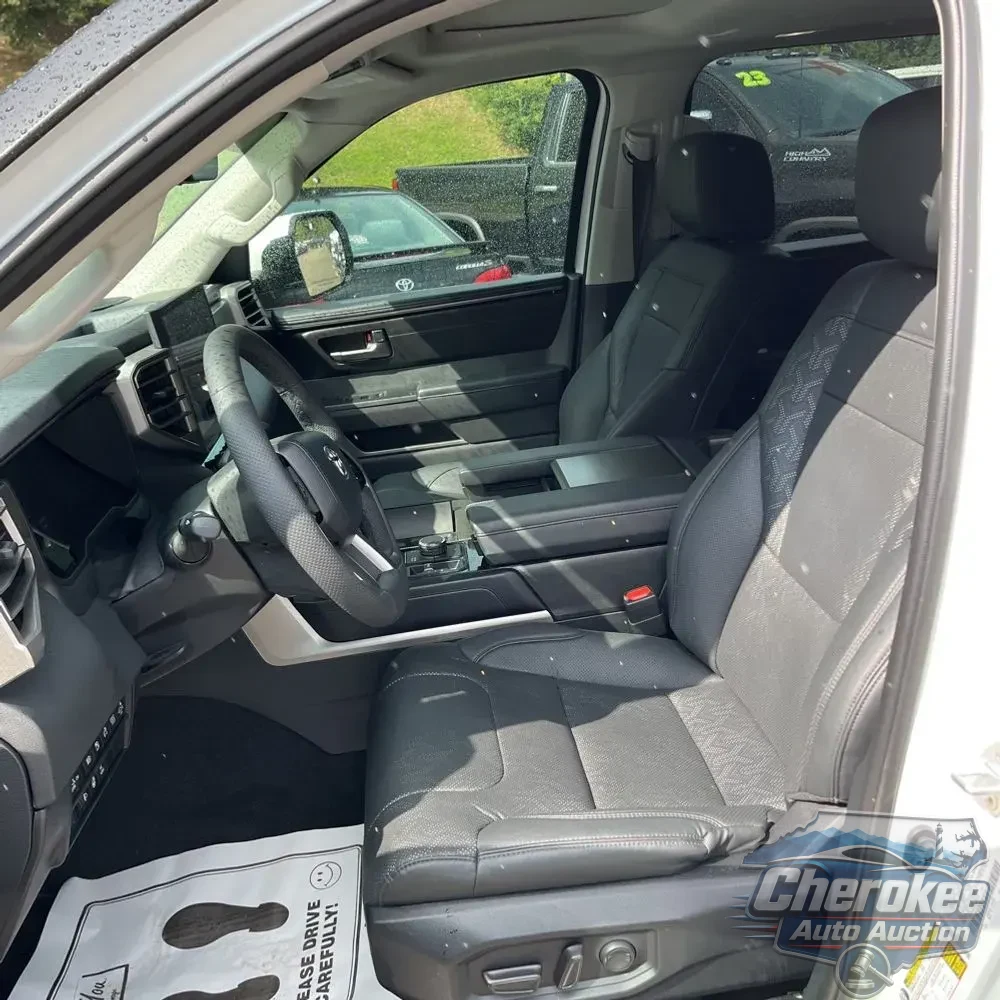 2024 Toyota Sequoia SR5